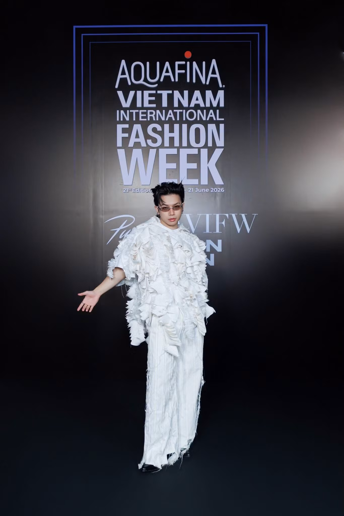 uprize-aquafina-vietnam-international-fashion-week-21st-edition-2026-20.jpg