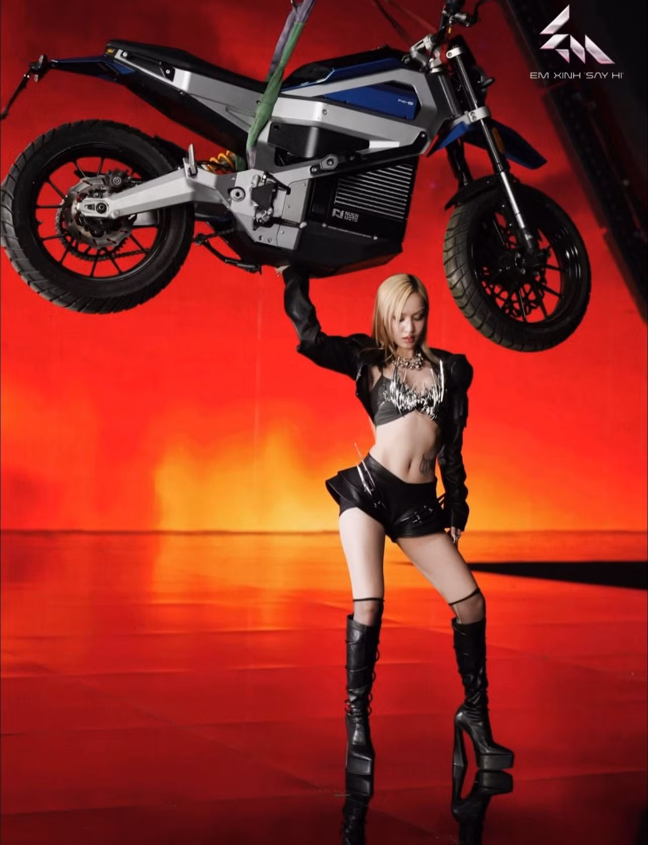 em-xinh-say-hi-saabirose-mv-theme-the.jpg