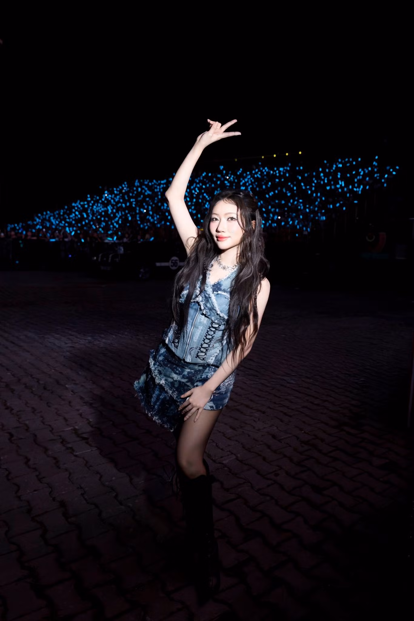 anh-trai-say-hi-2025-concert-d1-orange-cam.jpg