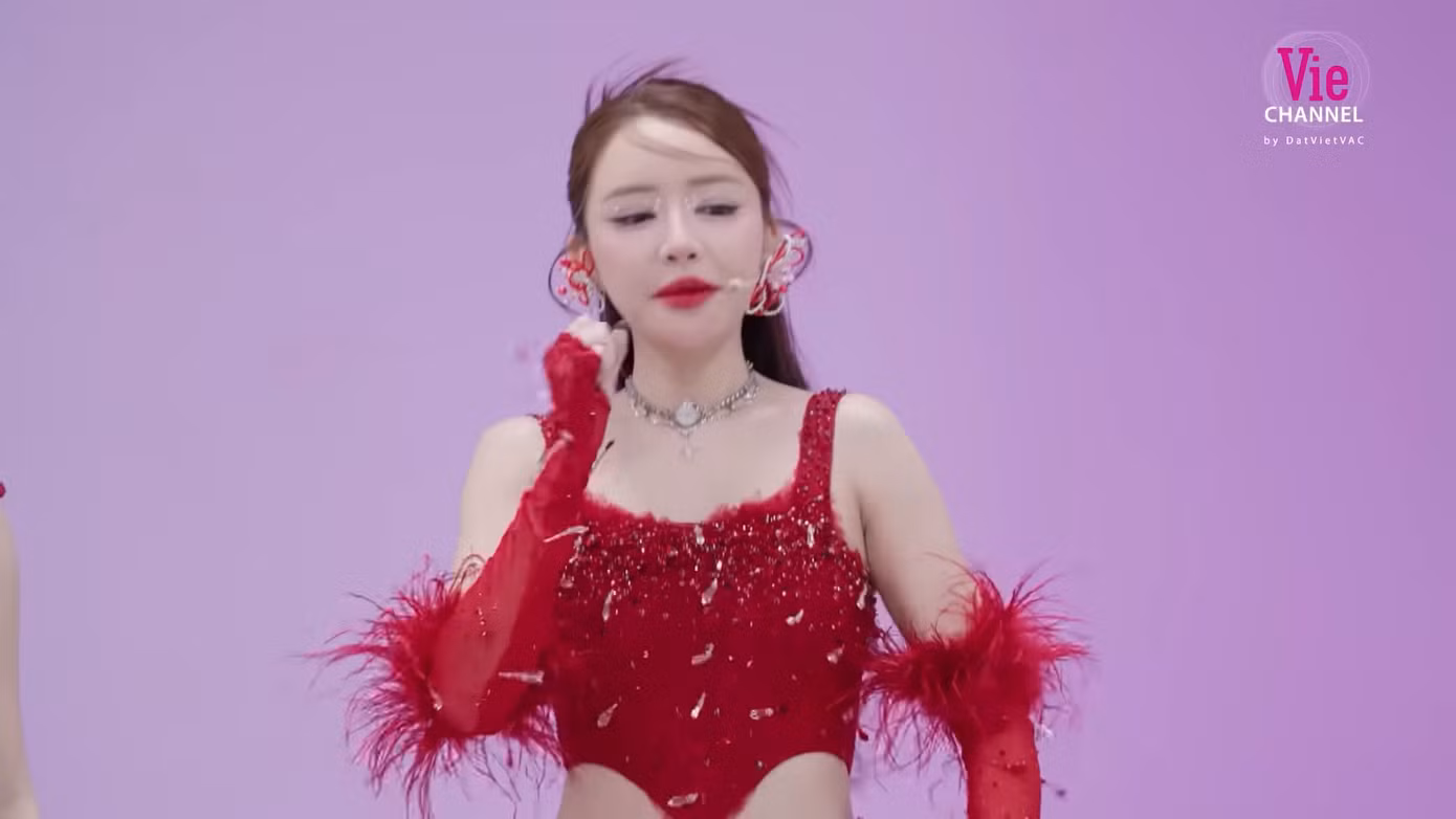 em-xinh-say-hi-live-stage-5-11.png
