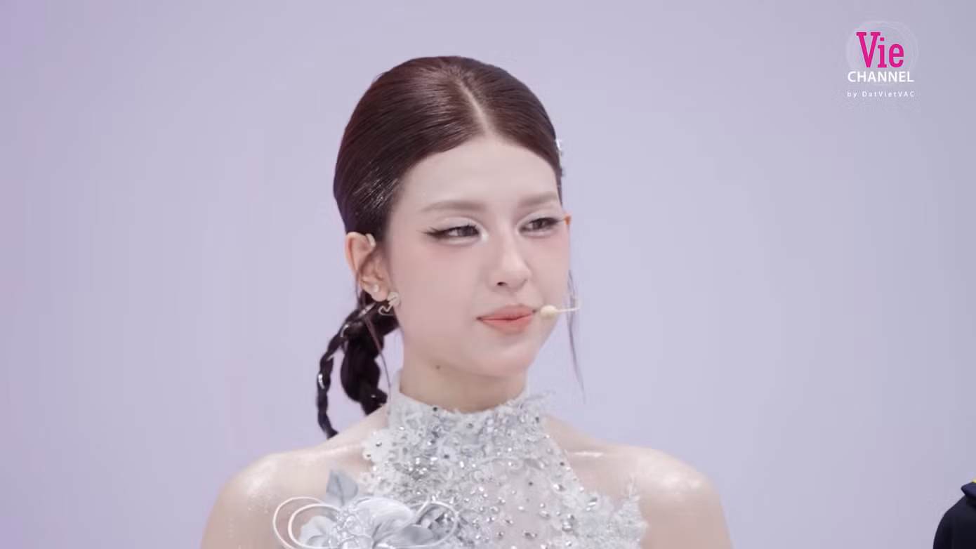 em-xinh-say-hi-live-stage-5-21.png
