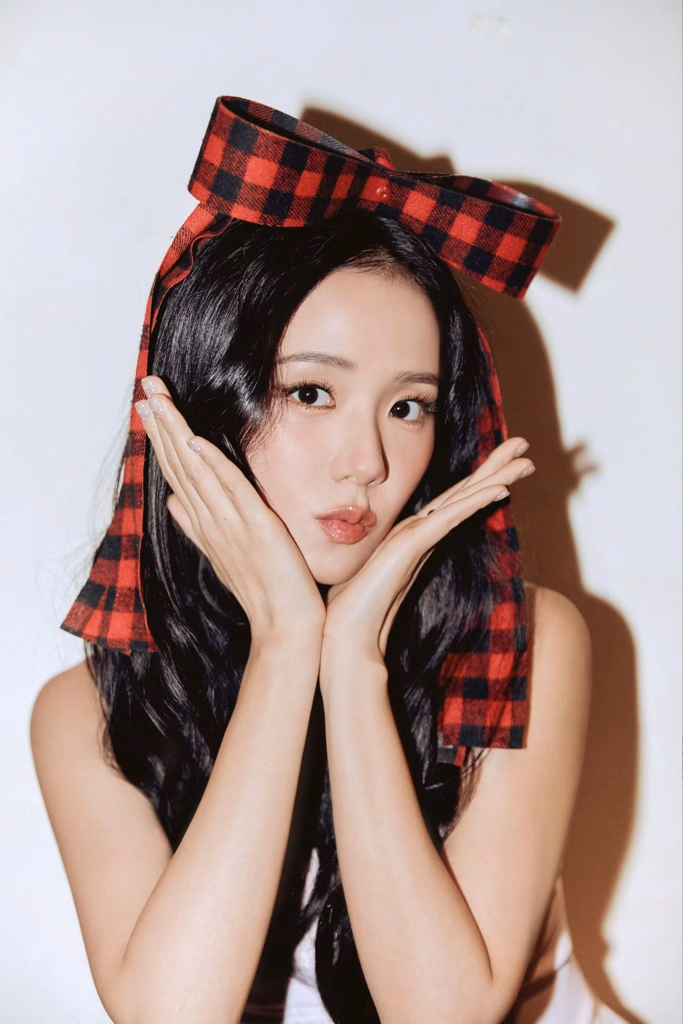 giang-sinh-2025-christmas-jisoo-cde.jpg