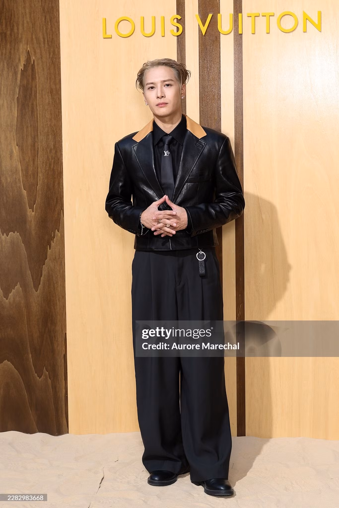 paris-louis-vuitton-ss27-jackson-wang.jpg