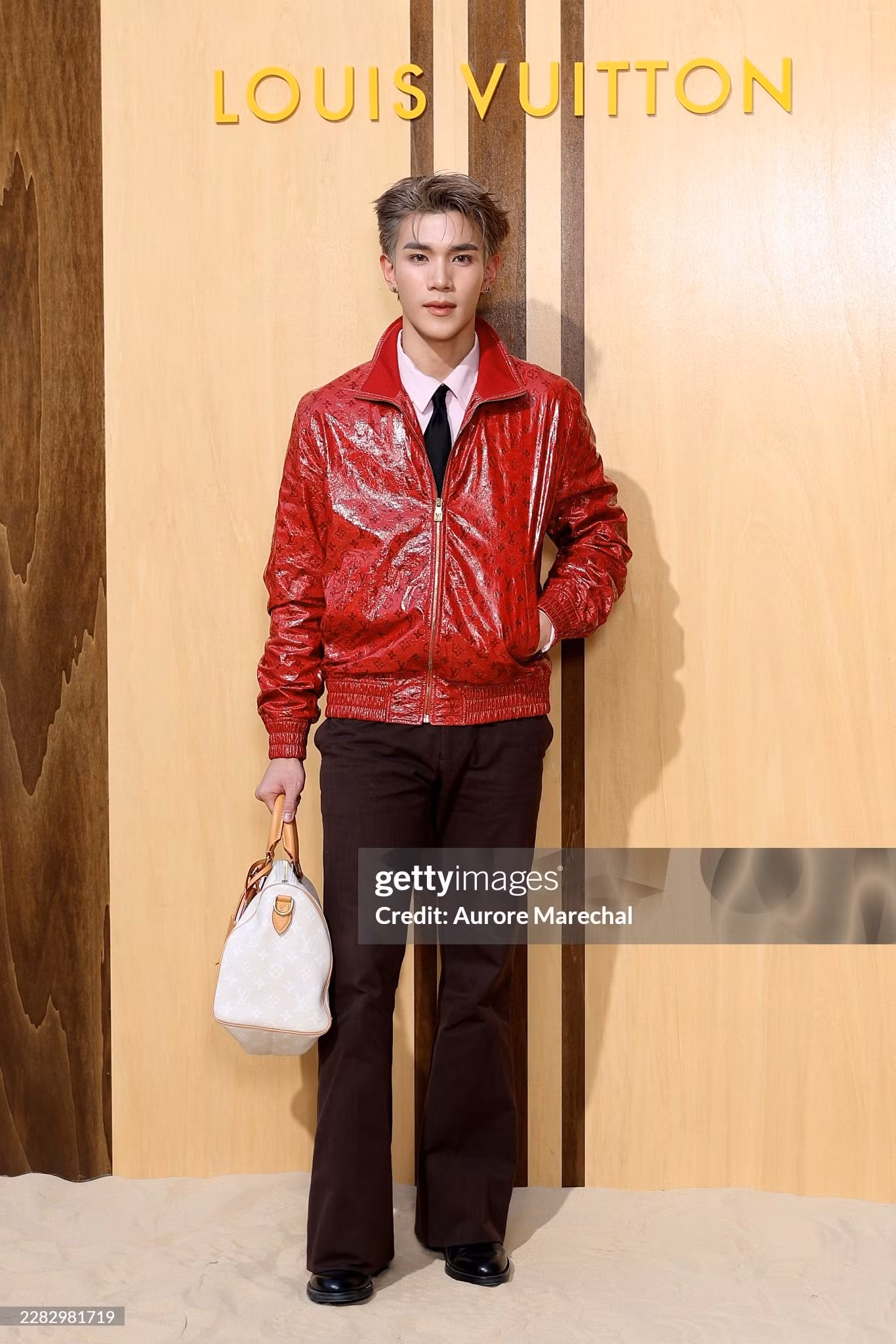 paris-louis-vuitton-ss27-nattawat-jirochtikul-aka-fourth.jpg