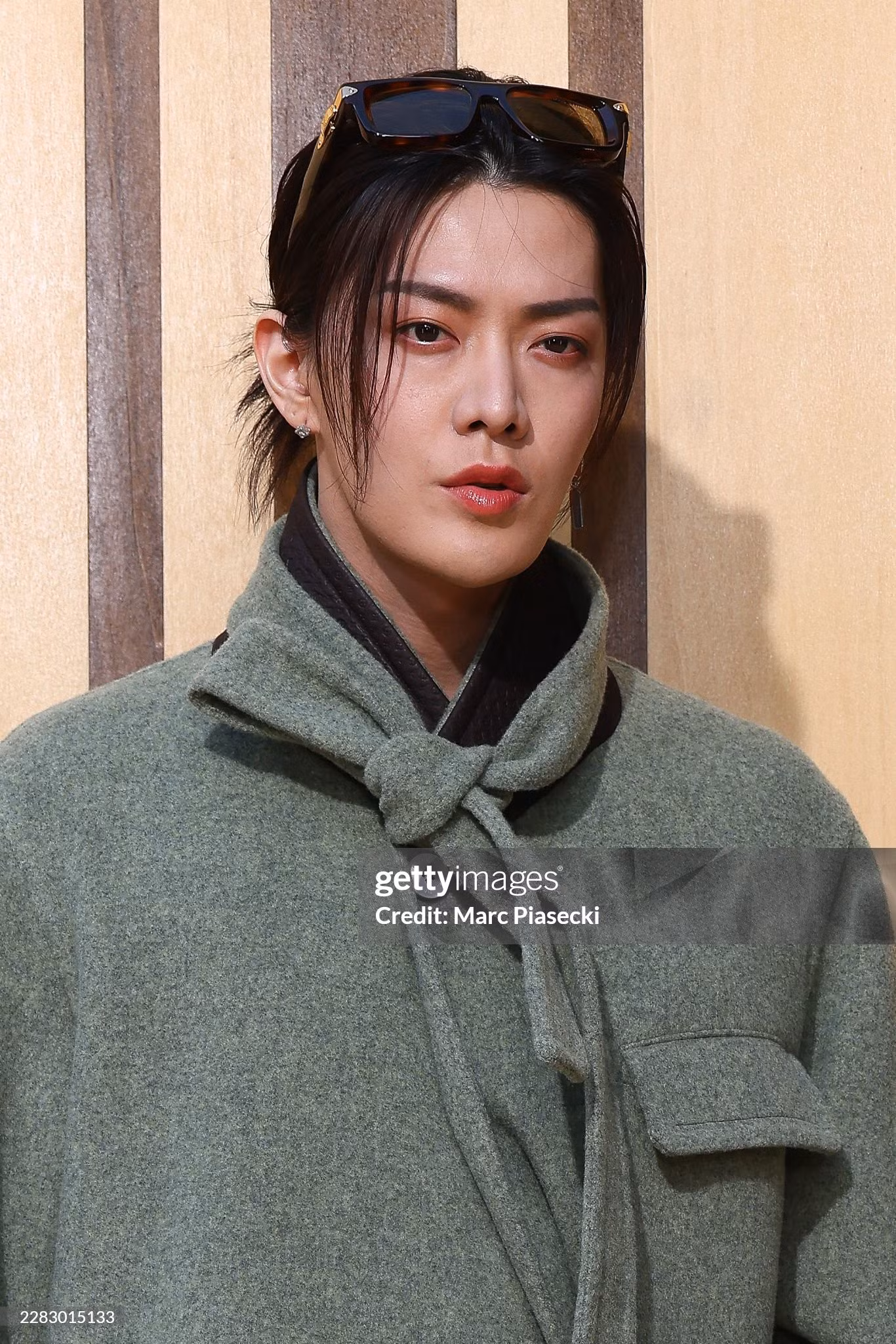 paris-louis-vuitton-ss27-yuta-nct.jpg