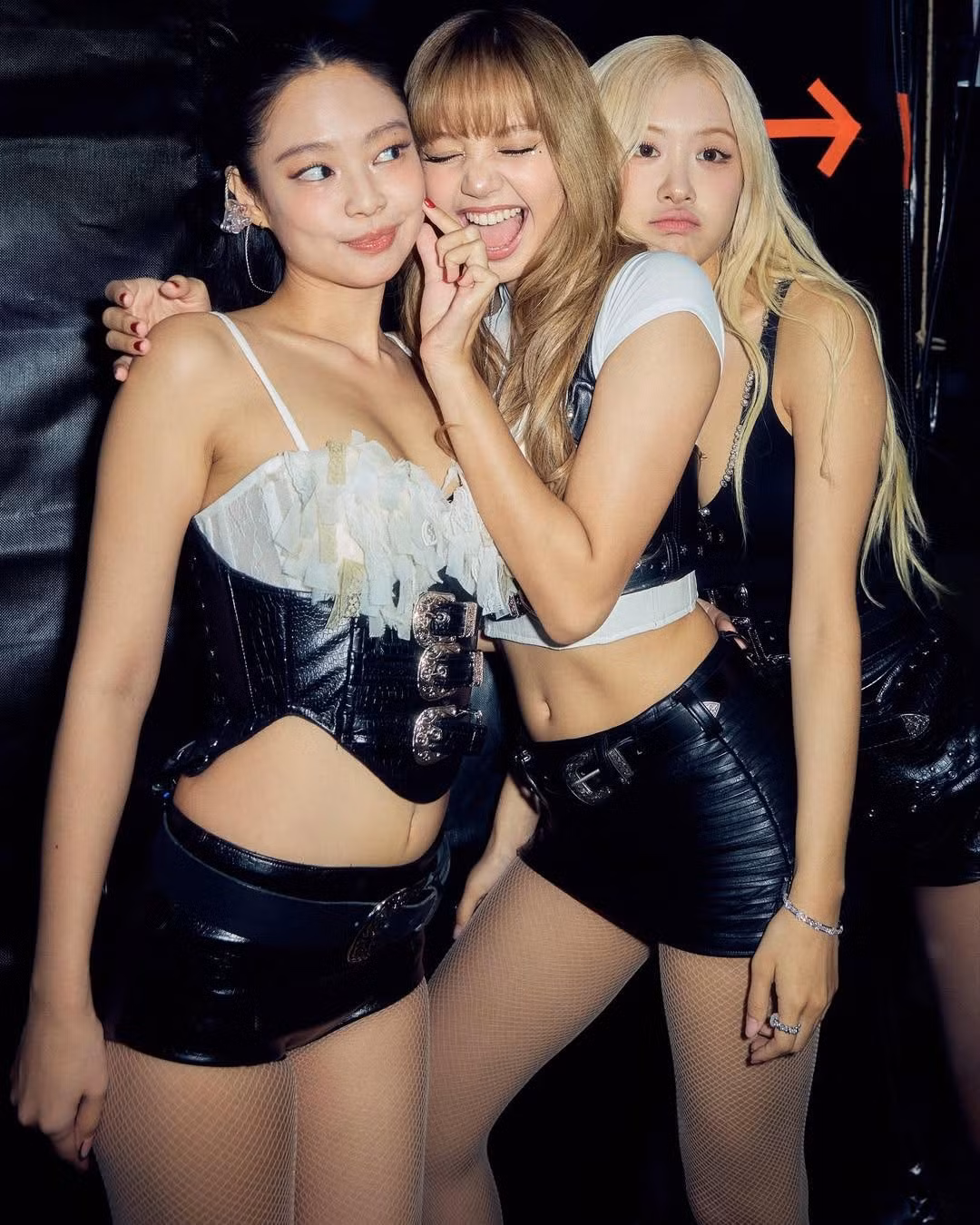 deadline-blackpink-mushie-asia-lisa-bhj.jpg