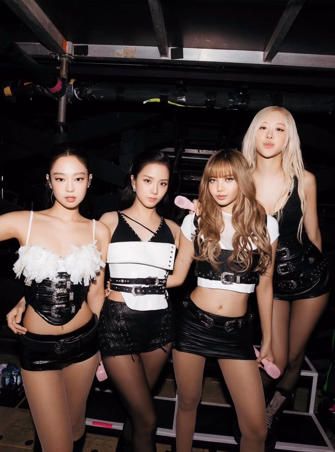 deadline-blackpink-mushie-asia.jpg
