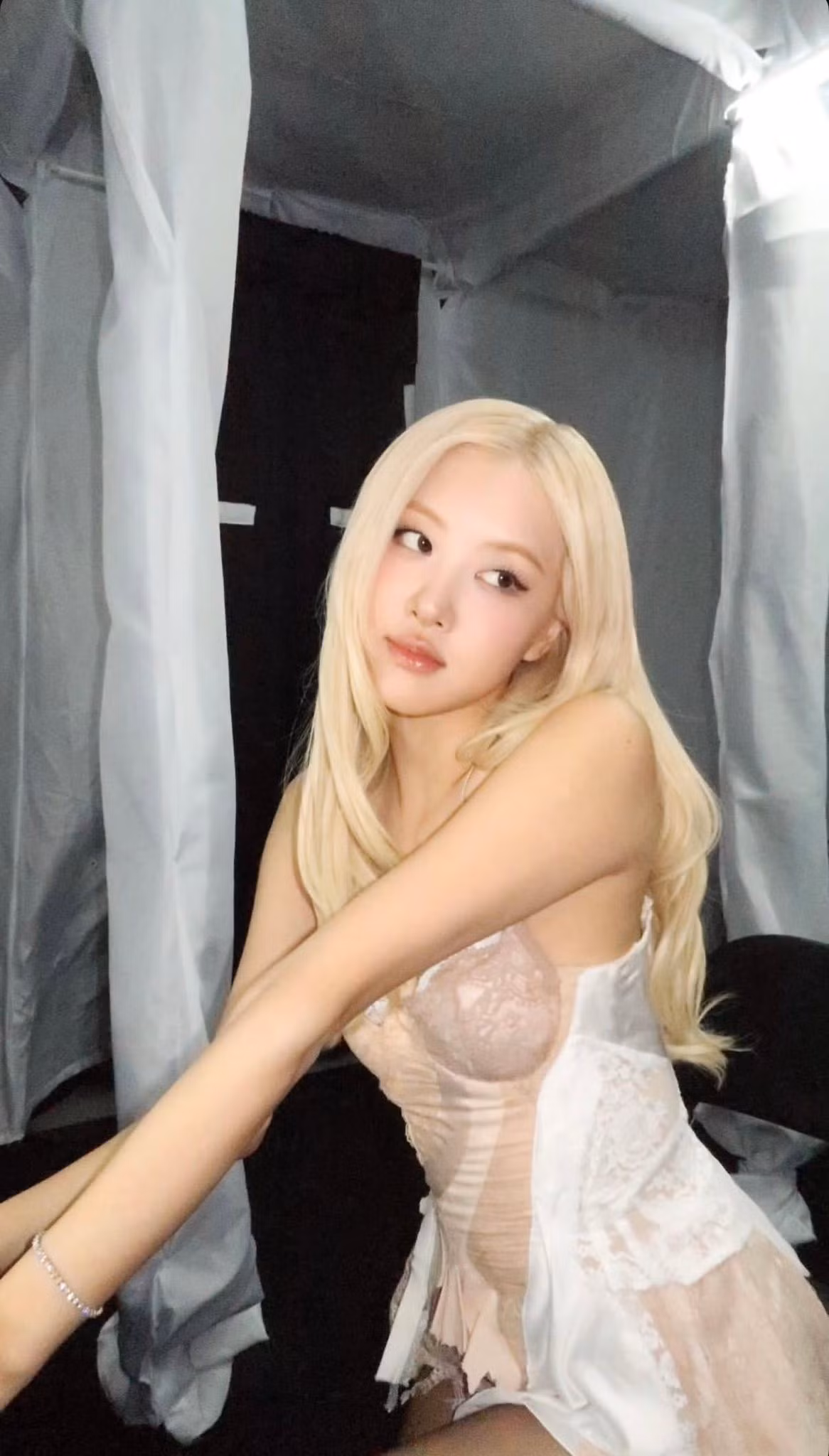 deadline-blackpink-singapore-lsoul-rose-1.jpg