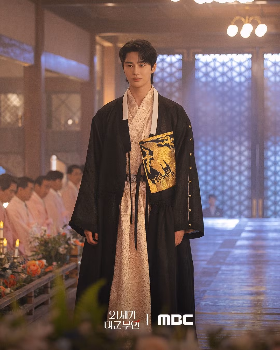 byeon-woo-seok-bvlgari-perfect-crown-3.jpg