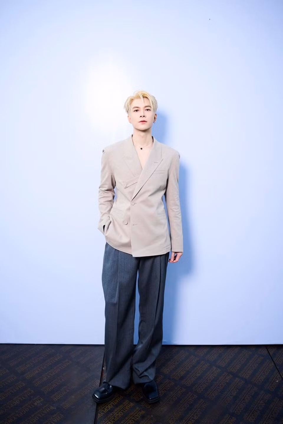 anh-trai-say-hi-atus-dior-12.jpg