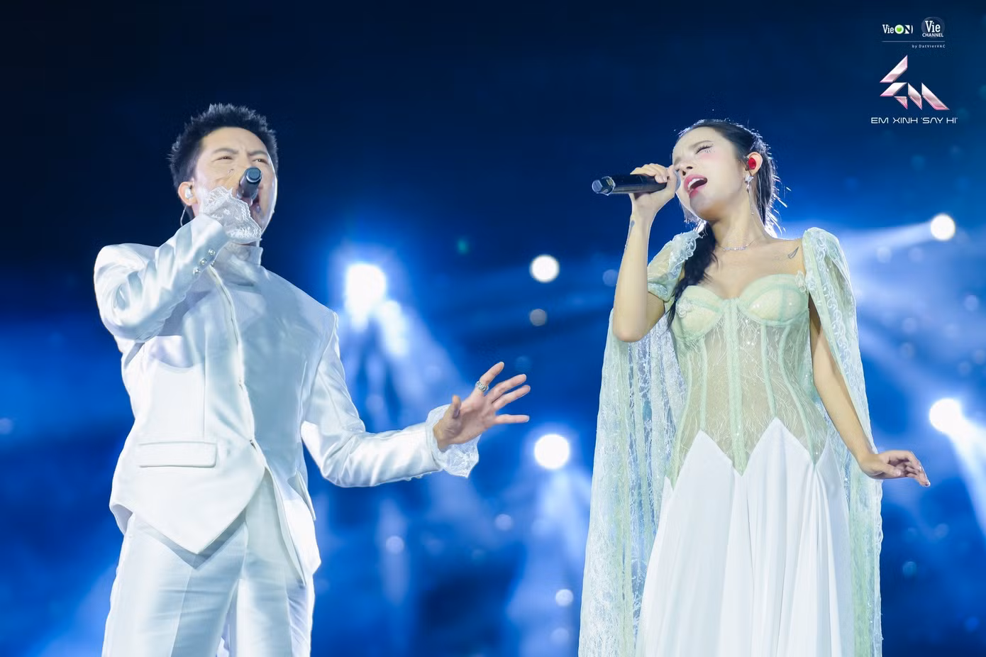em-xinh-say-hi-concert-d1-6.jpg