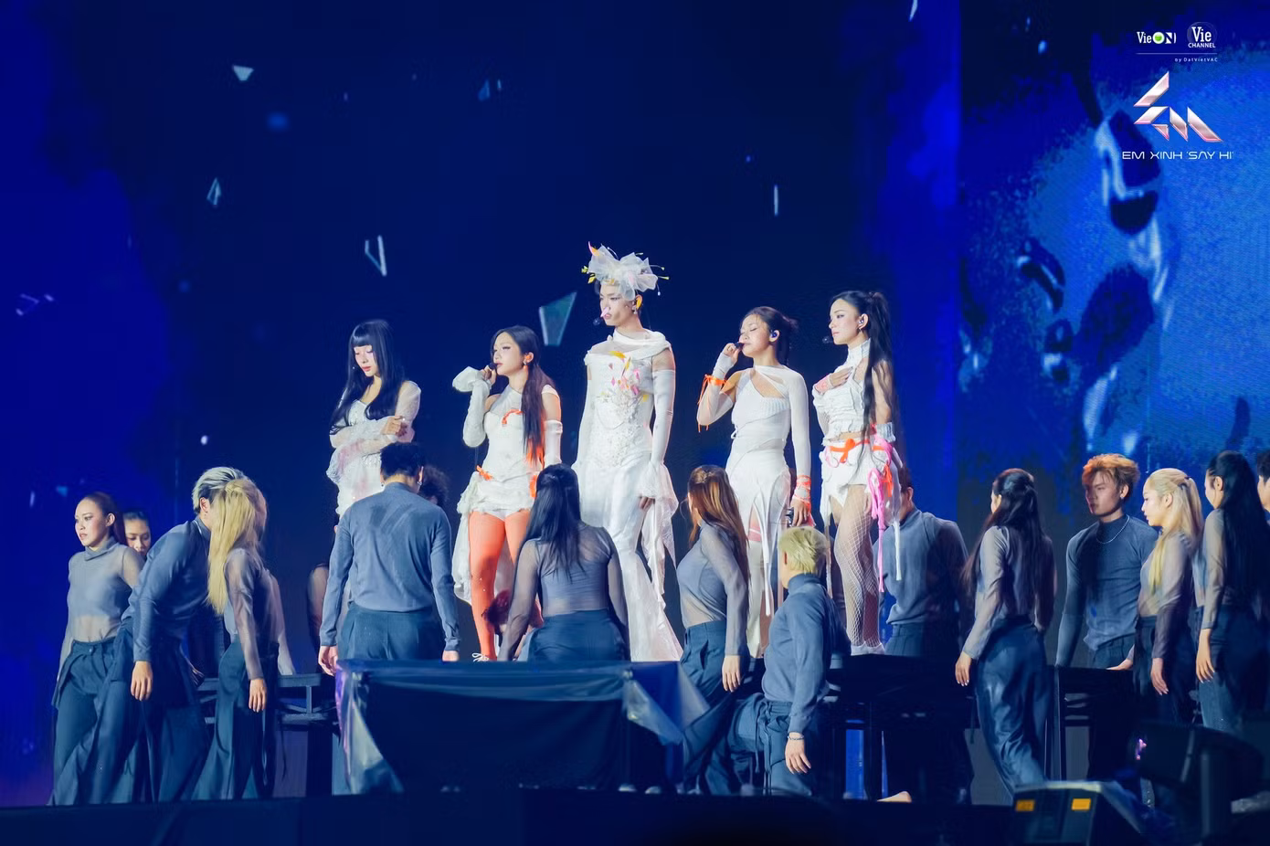 em-xinh-say-hi-concert-d1-5.jpg