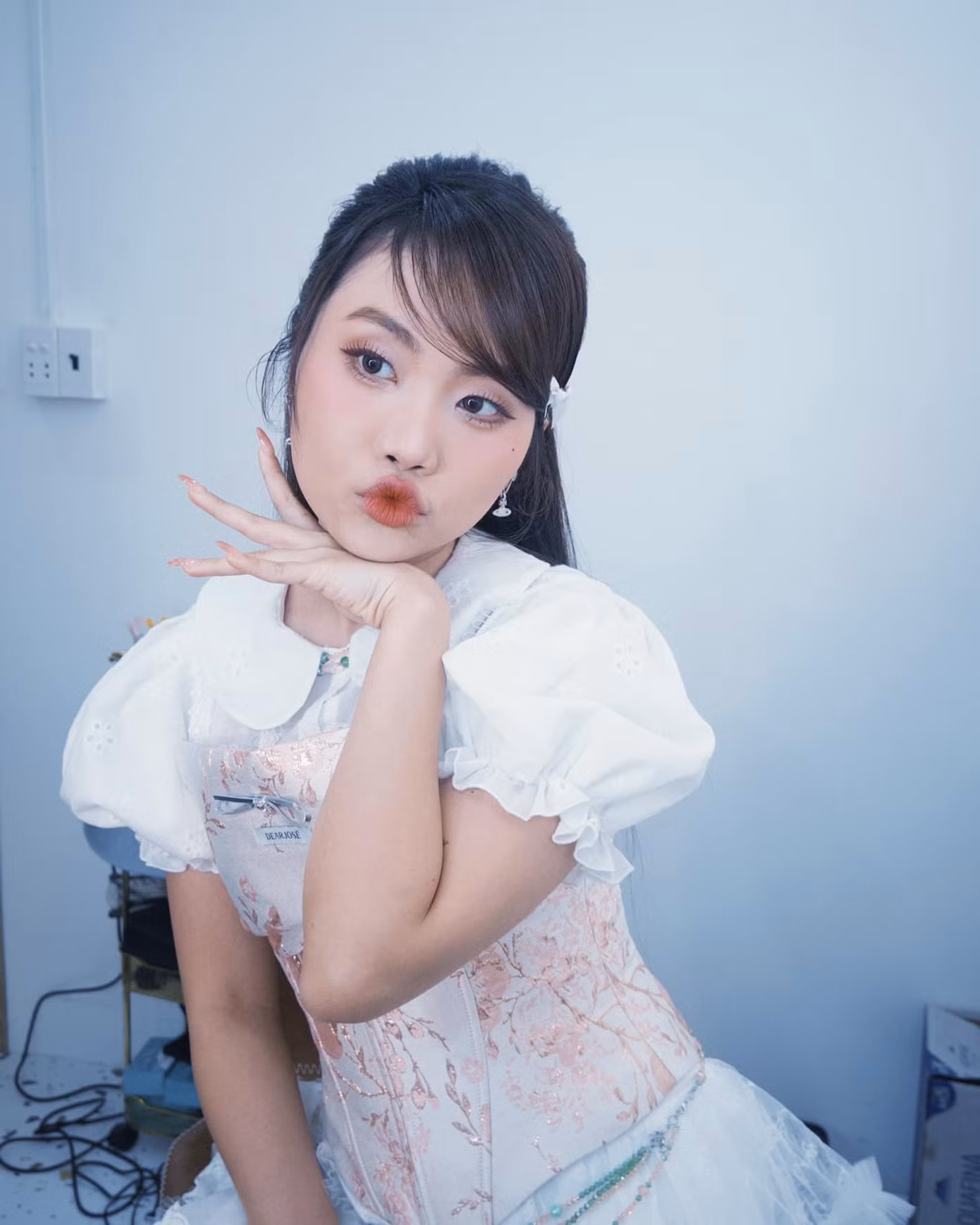 em-xinh-say-hi-phuong-my-chi-dca.jpg