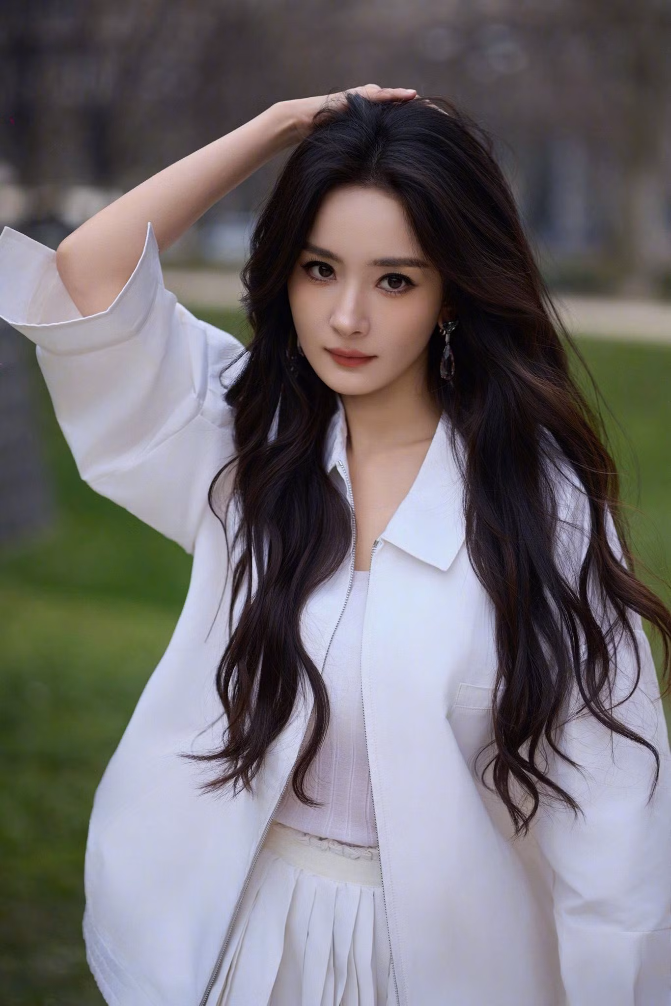 milan-fashion-week-prada-yang-mi-hnc.jpg