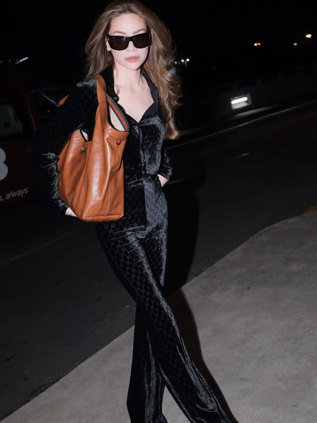 milan-fashion-week-vietnam-ho-ngoc-ha-gucci-dcdfv.jpg