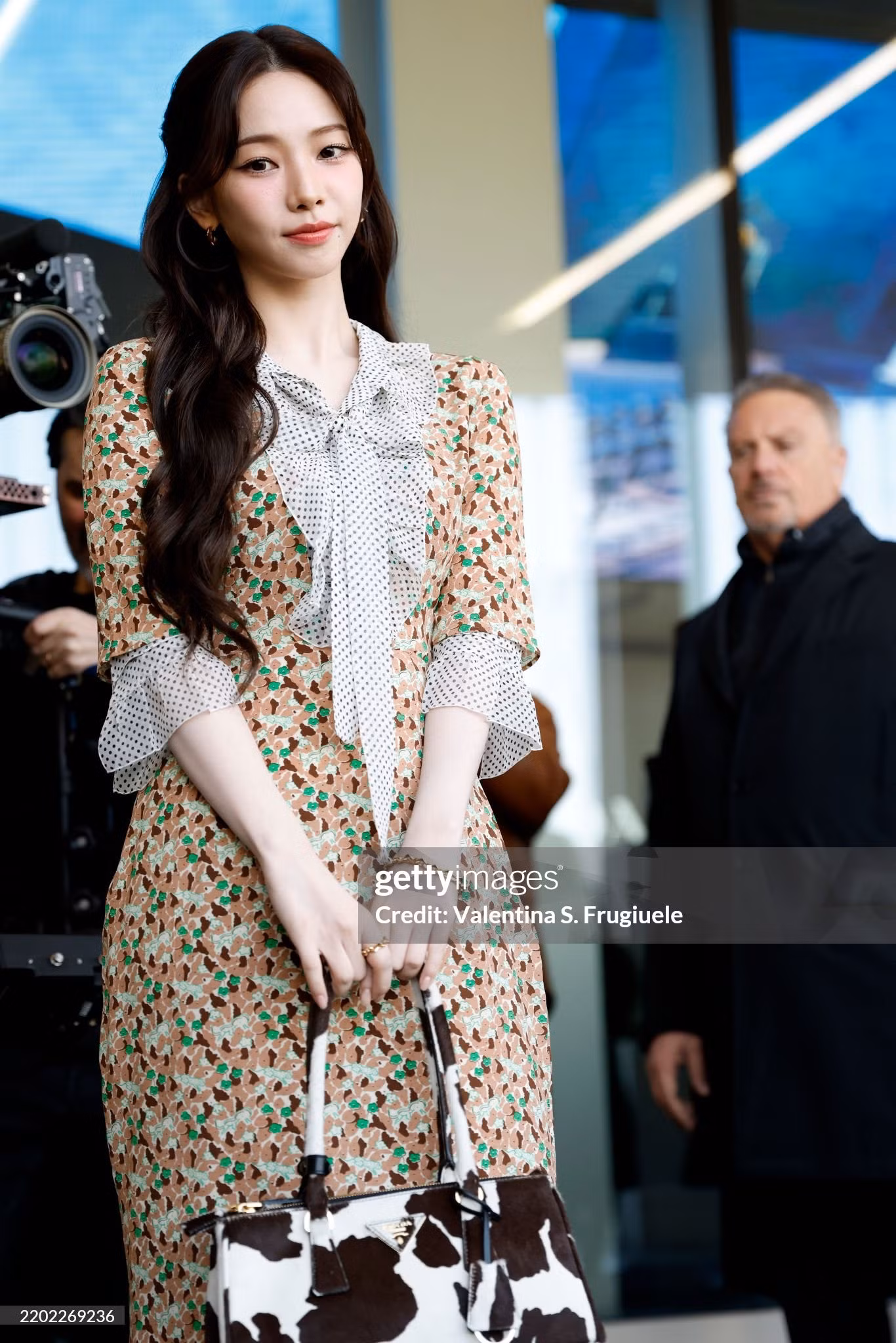 iu-perfect-crown-karina-aespa-8.jpg