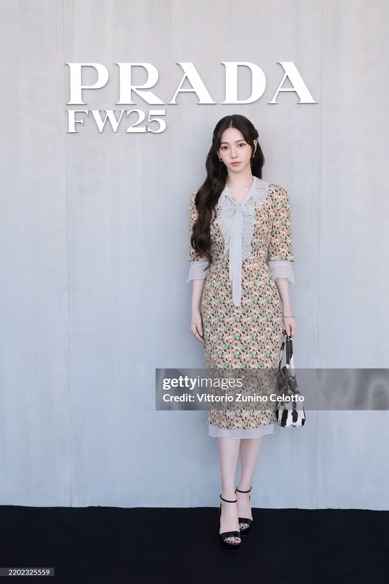 iu-perfect-crown-karina-aespa-9.jpg