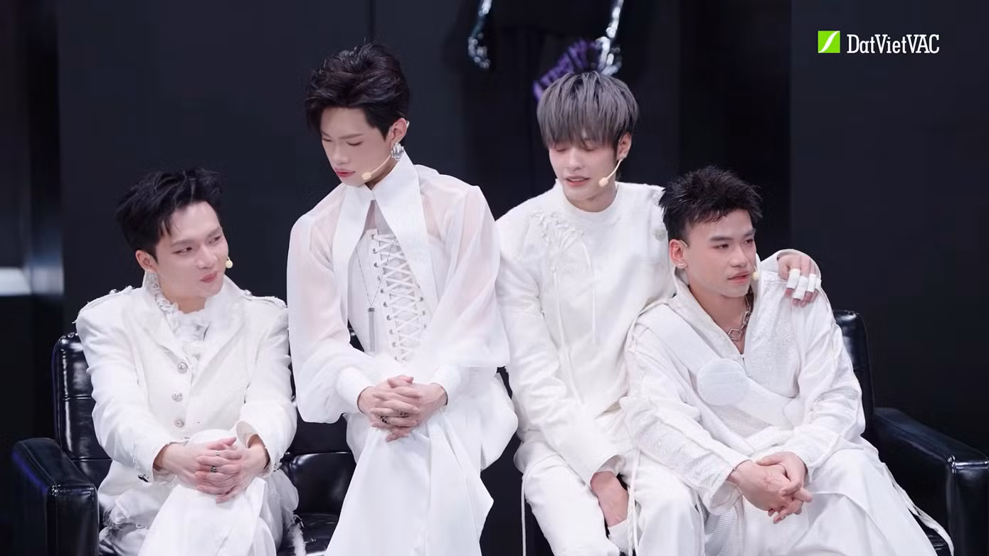 live-stage-2-tinh-ha-say-hi-team-6.png