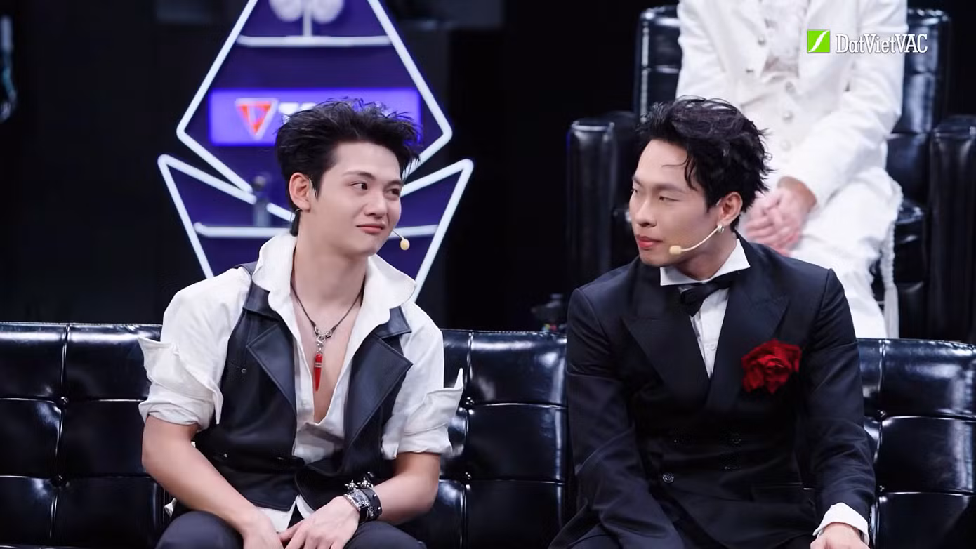 live-stage-2-tinh-ha-say-hi-team-3.png