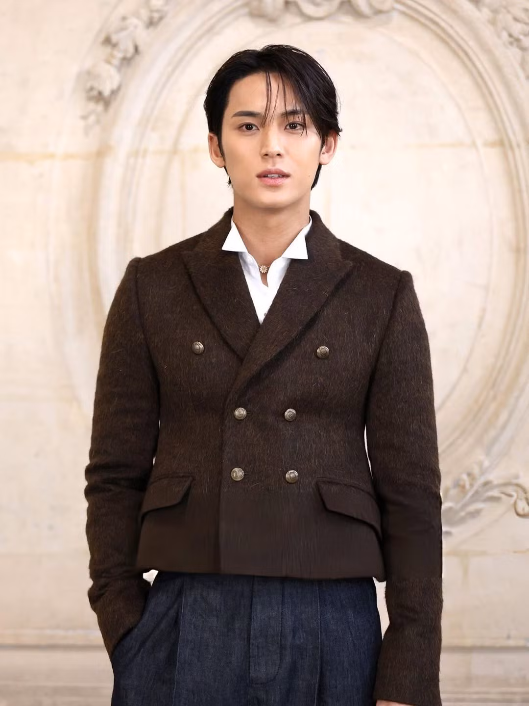 paris-fashion-week-men-dior-mingyu-dcs.jpg