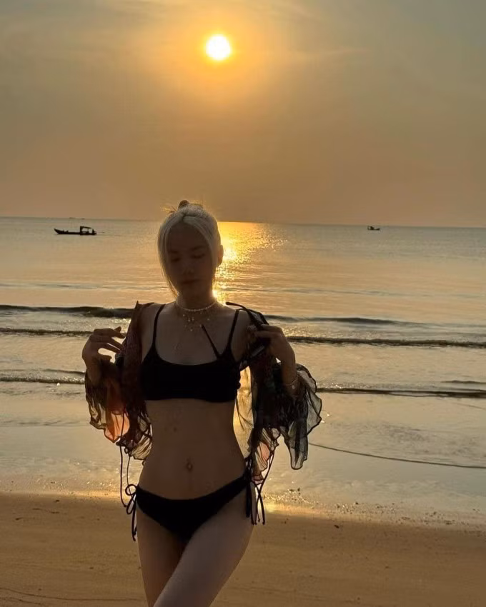 phuong-lybikiniem-xinh-say-hi-1vs.jpg