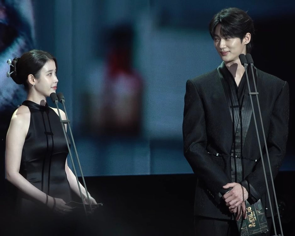 iu-byeon-woo-seok.jpg