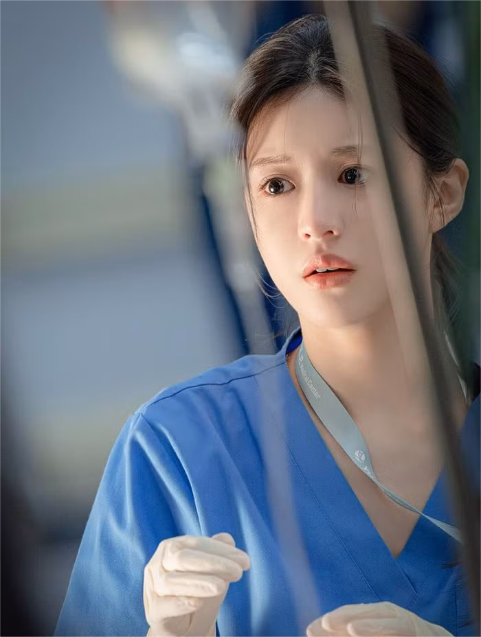 go-youn-jung-1.png