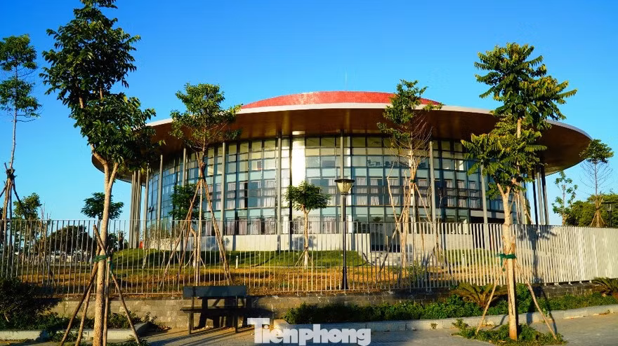 nha-hat-song-huong-1.jpg