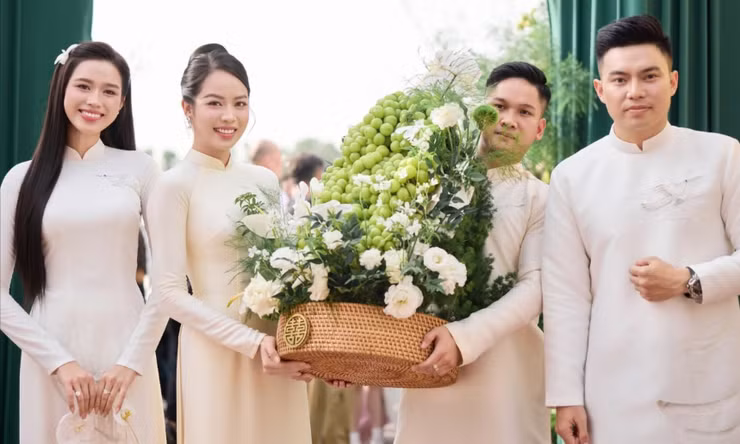 Dàn phù dâu toàn hoa hậu, á hậu trong lễ ăn hỏi Đỗ Thị Hà ở Thanh Hóa