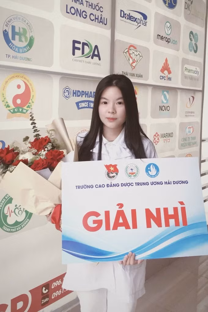Nữ sinh ngành Dược ghi dấu ấn từ học tập đến các cuộc thi sáng tạo