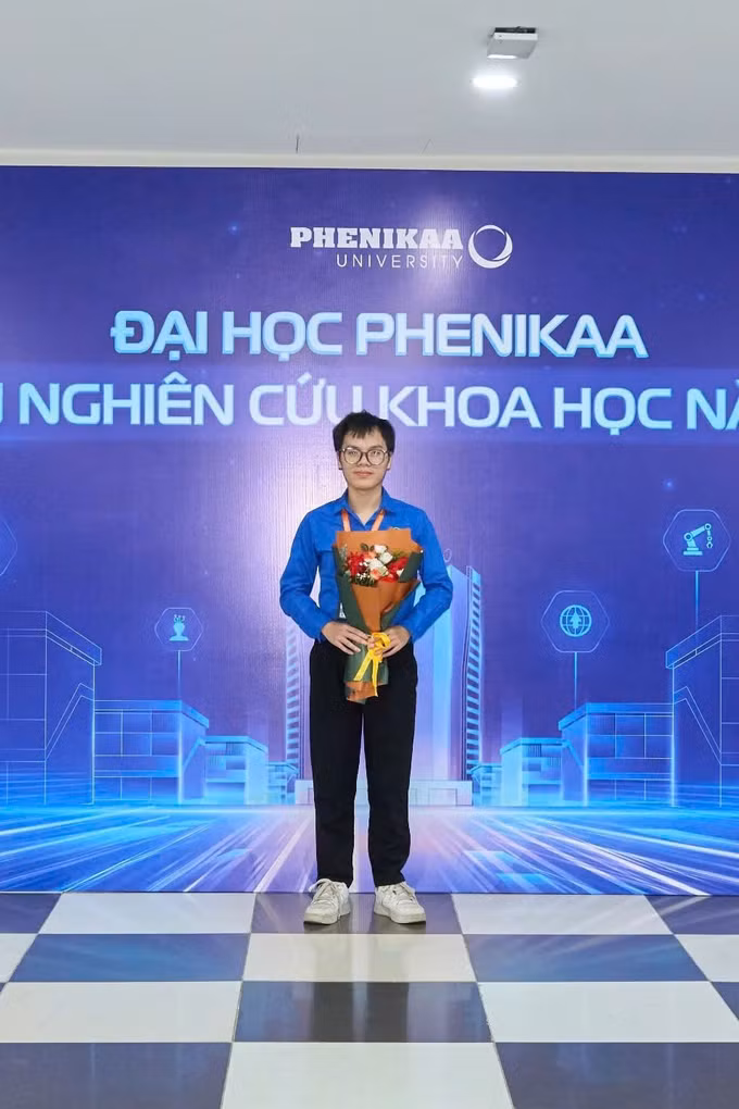 Dù từng gián đoạn việc học 6 năm, nam sinh ngành Luật đạt GPA 3,90 và ba lần là 'Sinh viên 5 tốt' cấp Thành phố