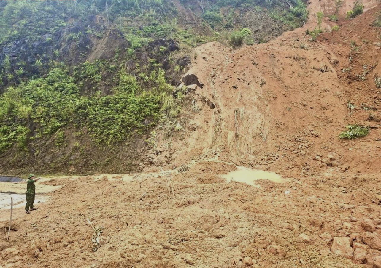 Sạt lở nghiêm trọng trên đường Hồ Chí Minh nhánh Tây đoạn qua Quảng Trị ảnh 3