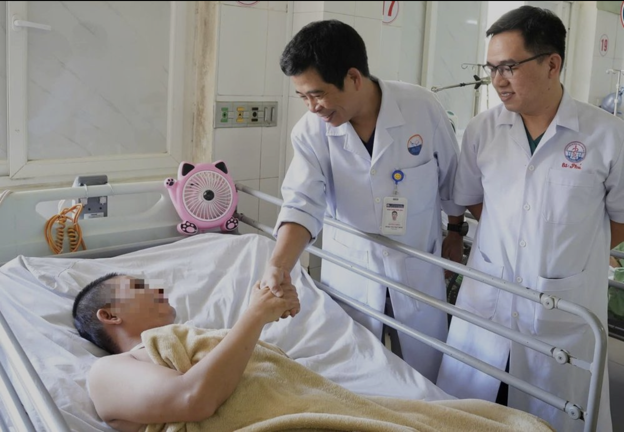 benh-vien-cuu-song-ngoan-muc-nguoi-dan-ong.png