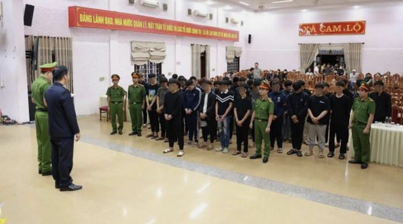 Công an tỉnh Quảng Trị tống đạt quyết định khởi tố vụ án, khởi tố bị can 38 đối tượng. Ảnh: CA khoi-to-38-doi-tuong-co-y-gay-thuong-tich.png