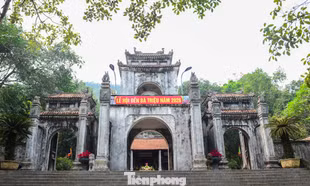 Ngôi đền thiêng hàng nghìn năm tuổi thờ nữ tướng 