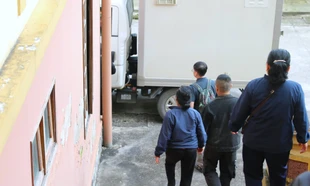 Lời nhắn nhủ của con trai trước giờ lĩnh án chung thân khiến mẹ già bật khóc