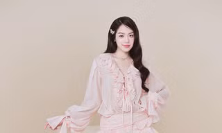 Hoa hậu Thanh Thủy khoe bộ ảnh mới với loạt trang phục mang phong cách kẹo ngọt