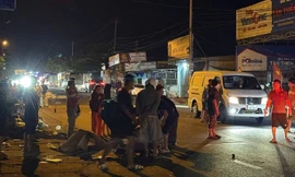 Va chạm xe khách khi chuyển hướng, hai vợ chồng ở Đắk Lắk tử vong