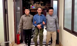 Đối tượng truy nã dùng bơm tiêm chống trả quyết liệt, cảnh sát nổ súng trấn áp 