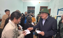 Xuyên đêm vào vùng ‘rốn lũ’ Đắk Lắk, Phó Thủ tướng Thường trực khẳng định ‘không ai bị bỏ lại phía sau’