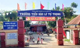 Trường bất ngờ ‘quay xe’ sau đề xuất học sinh mặc 3 màu áo đồng phục trong tuần