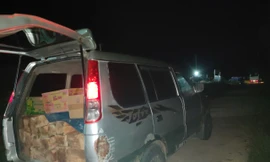 Tài xế chở gỗ bỏ chạy, lực lượng chức năng bắn 3 phát súng chỉ thiên