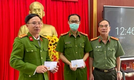 Đại uý công an bị đối tượng 'ngáo đá' dùng kéo tấn công gây thương tích