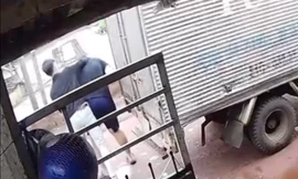Nam thanh niên giao đá lạnh bị đối tượng 'bảo kê' địa bàn đánh tới tấp