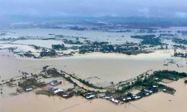 Tang thương ở rốn lũ Hòa Thịnh, cảnh báo xả lũ có kịp thời? 