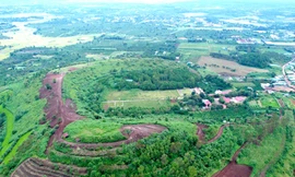 Thực hư chuyện người đàn ông mở đường 'bao vây' thao trường