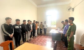 Nhóm đối tượng hỗn chiến, đuổi nhau quanh quảng trường ở Gia Lai