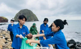 Tuổi trẻ Đắk Lắk làm sạch biển, phòng chống dịch bệnh truyền nhiễm