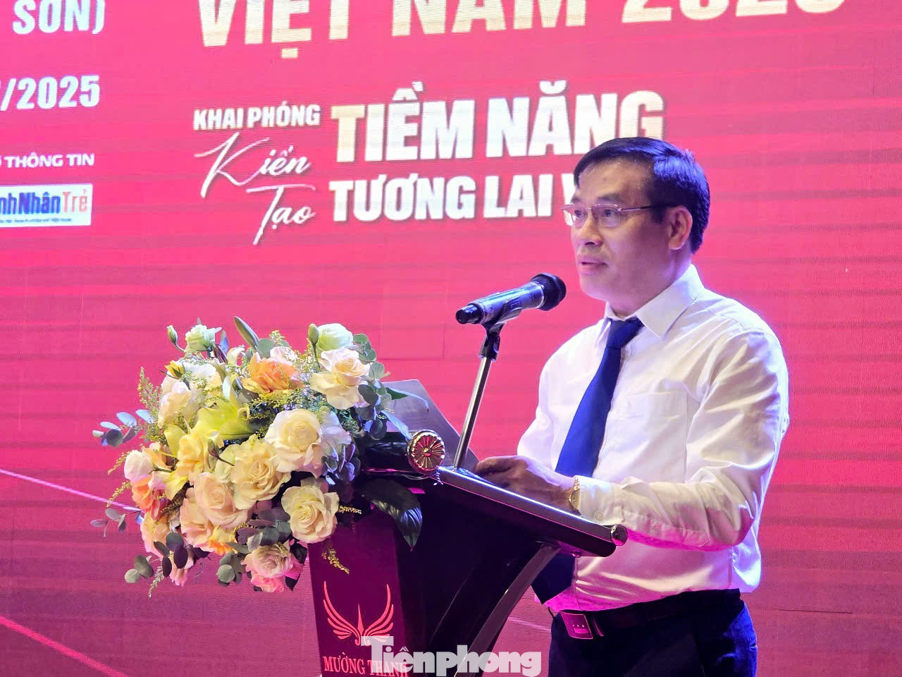 Anh La Giang Nam - Chủ tịch Hội Doanh nhân trẻ Lạng Sơn, Cụm trưởng Cụm miền núi Đông Bắc Bộ phát biểu khai mạc. Ảnh: Duy Chiến. tp-h2.jpg