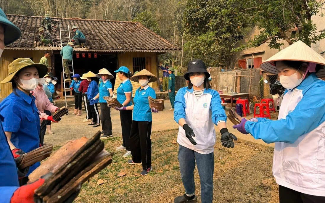 นอกเหนือจากการสนับสนุนจากท้องถิ่นแล้ว สหภาพสตรีกาวบางทุกระดับยังร่วมมือกันช่วยกำจัดบ้านเรือนชั่วคราวและทรุดโทรมในพื้นที่อีกด้วย b2a.jpg